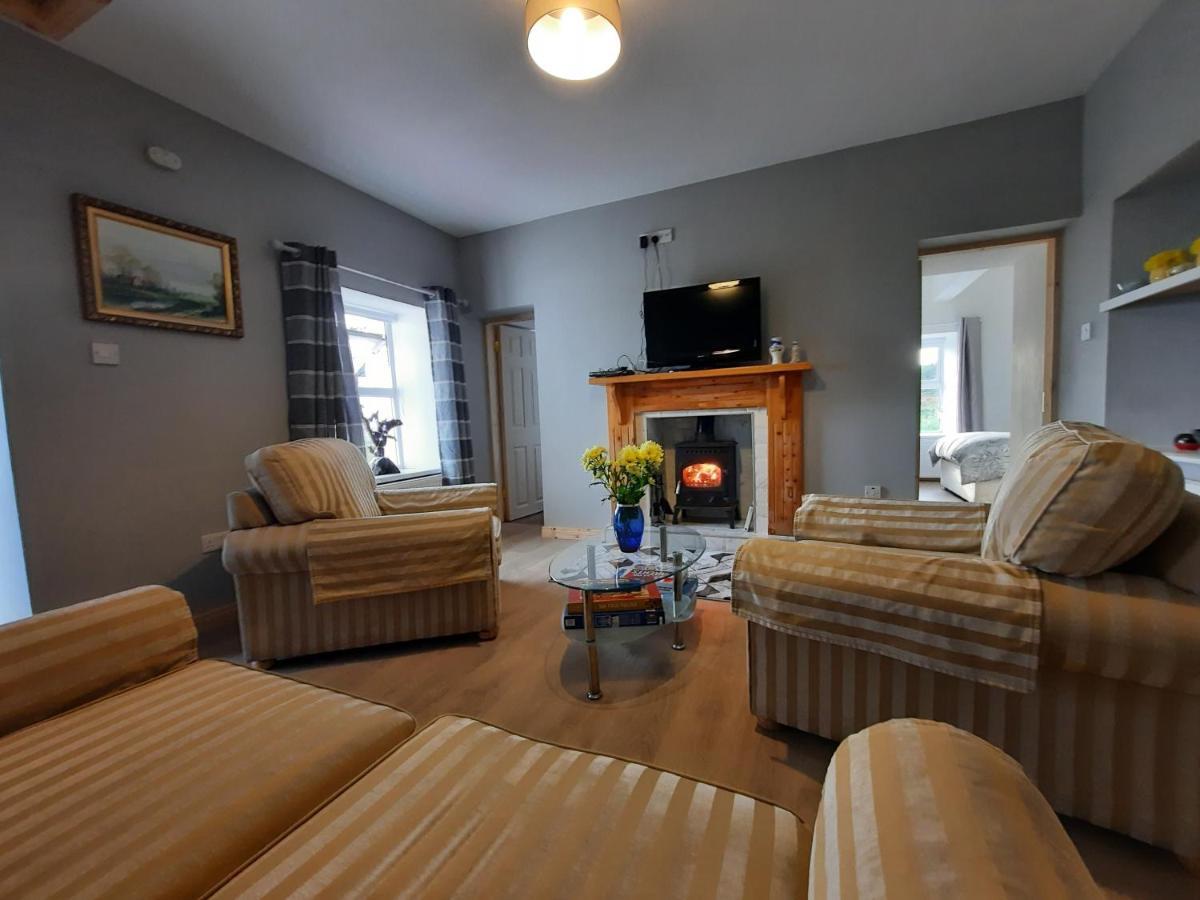 Conneelys Cottage, Connemara, Clifden, H71Y096 Extérieur photo