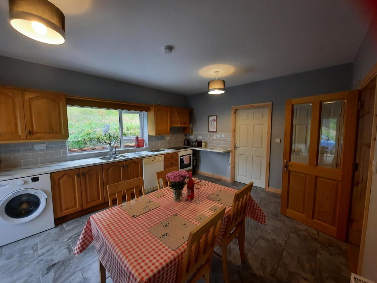 Conneelys Cottage, Connemara, Clifden, H71Y096 Extérieur photo