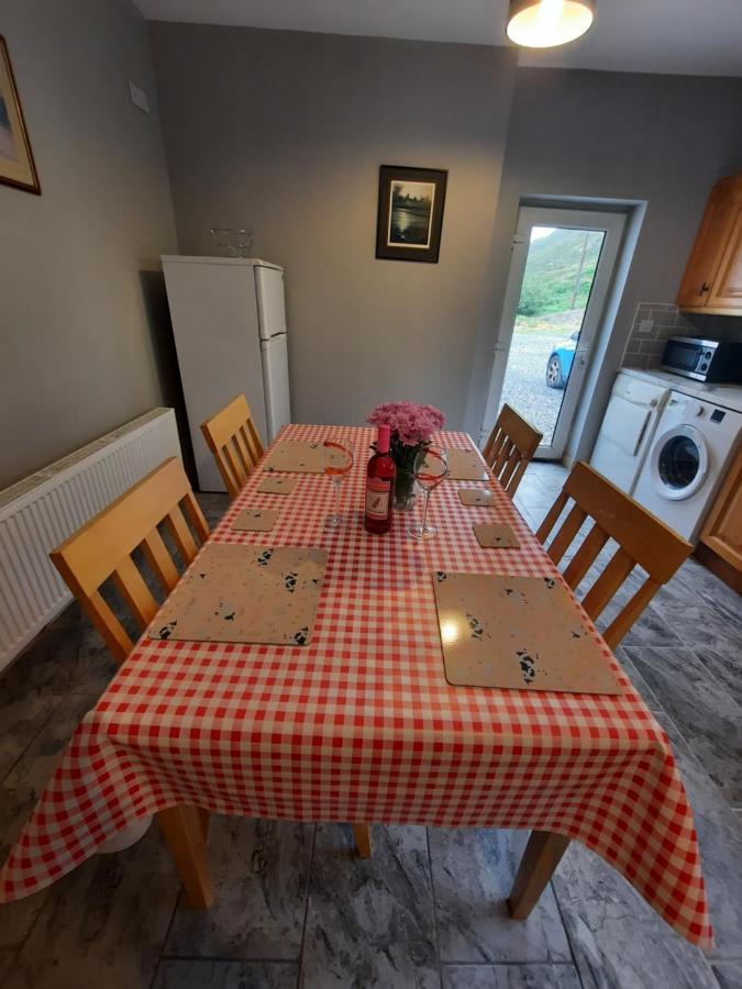 Conneelys Cottage, Connemara, Clifden, H71Y096 Extérieur photo